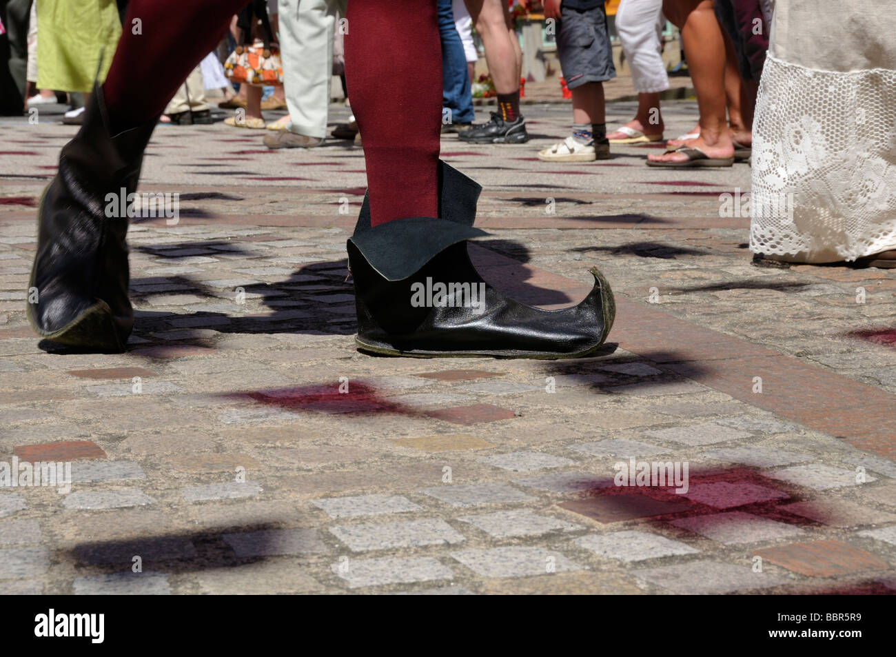 Zapato puntiagudo fotografías e imágenes de alta resolución - Alamy