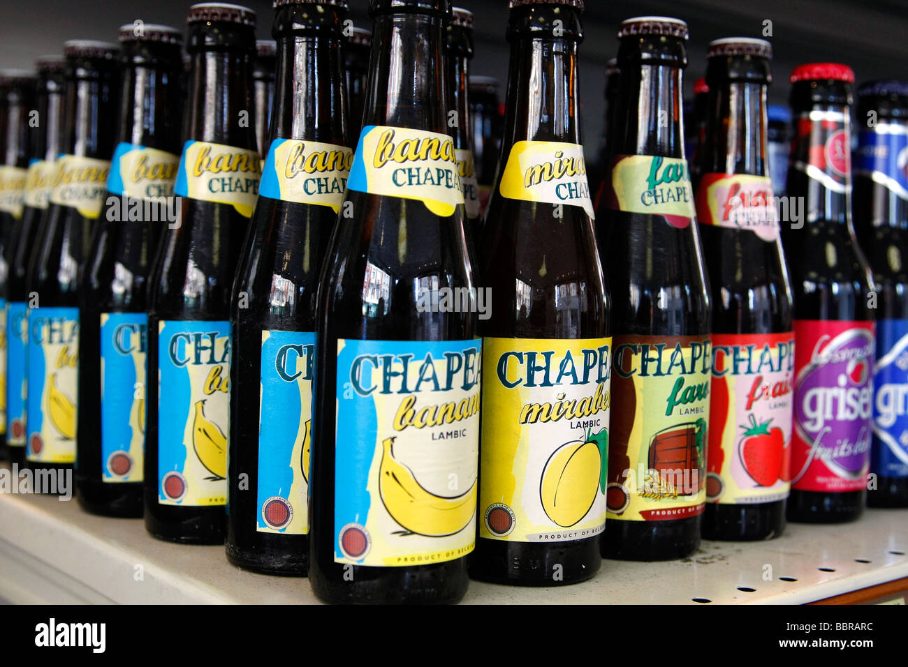 Cerveza con sabor a fruta fotografías e imágenes de alta resolución - Alamy