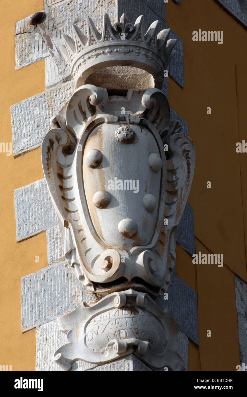 Escudo de armas de la familia Medici, Pietrasanta, Toscana, Italia