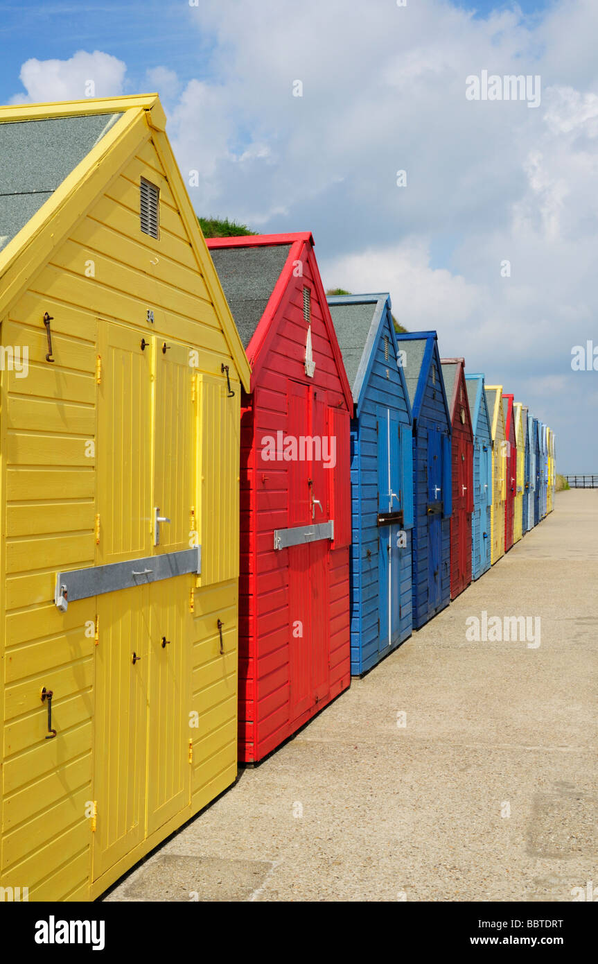 Cabañas de playa en Norfolk en Mundesley Inglaterra Foto de stock