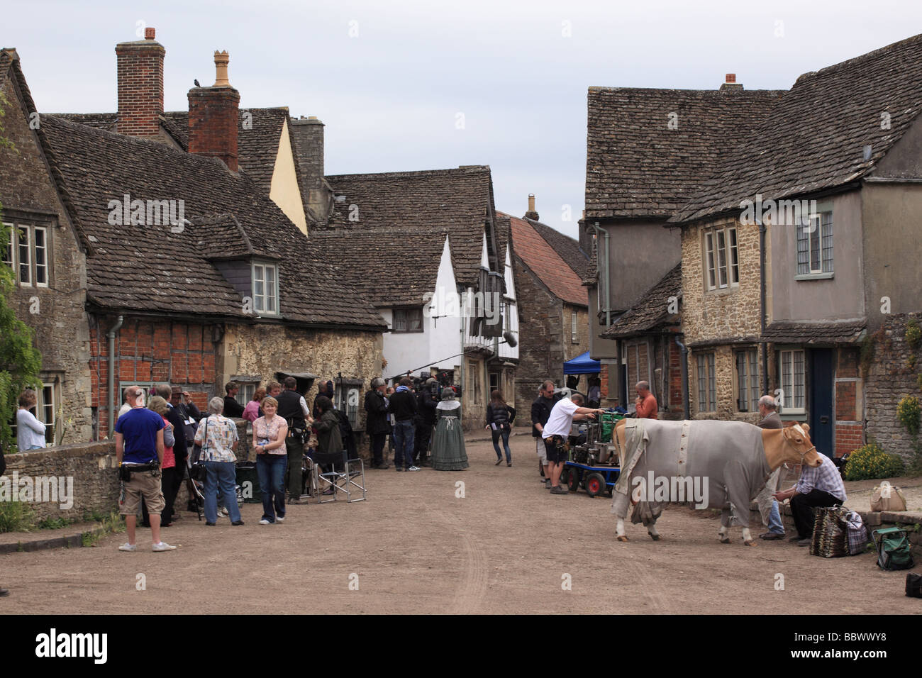 Rodaje de la serie de la BBC Cranford en Lacock, Wiltshire, Reino Unido Foto de stock