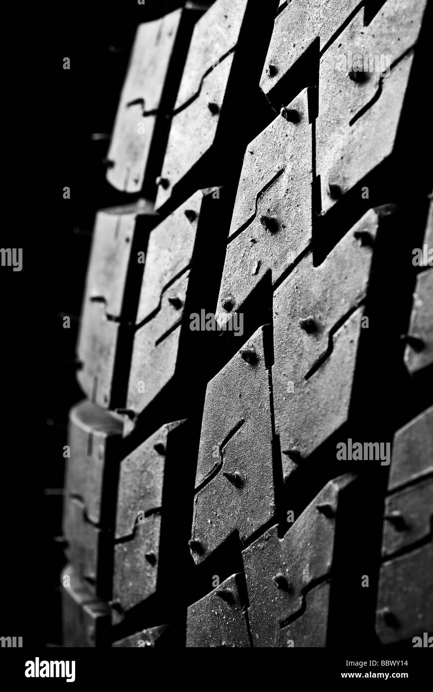 Acercamiento de neumáticos de caucho. Foto de stock