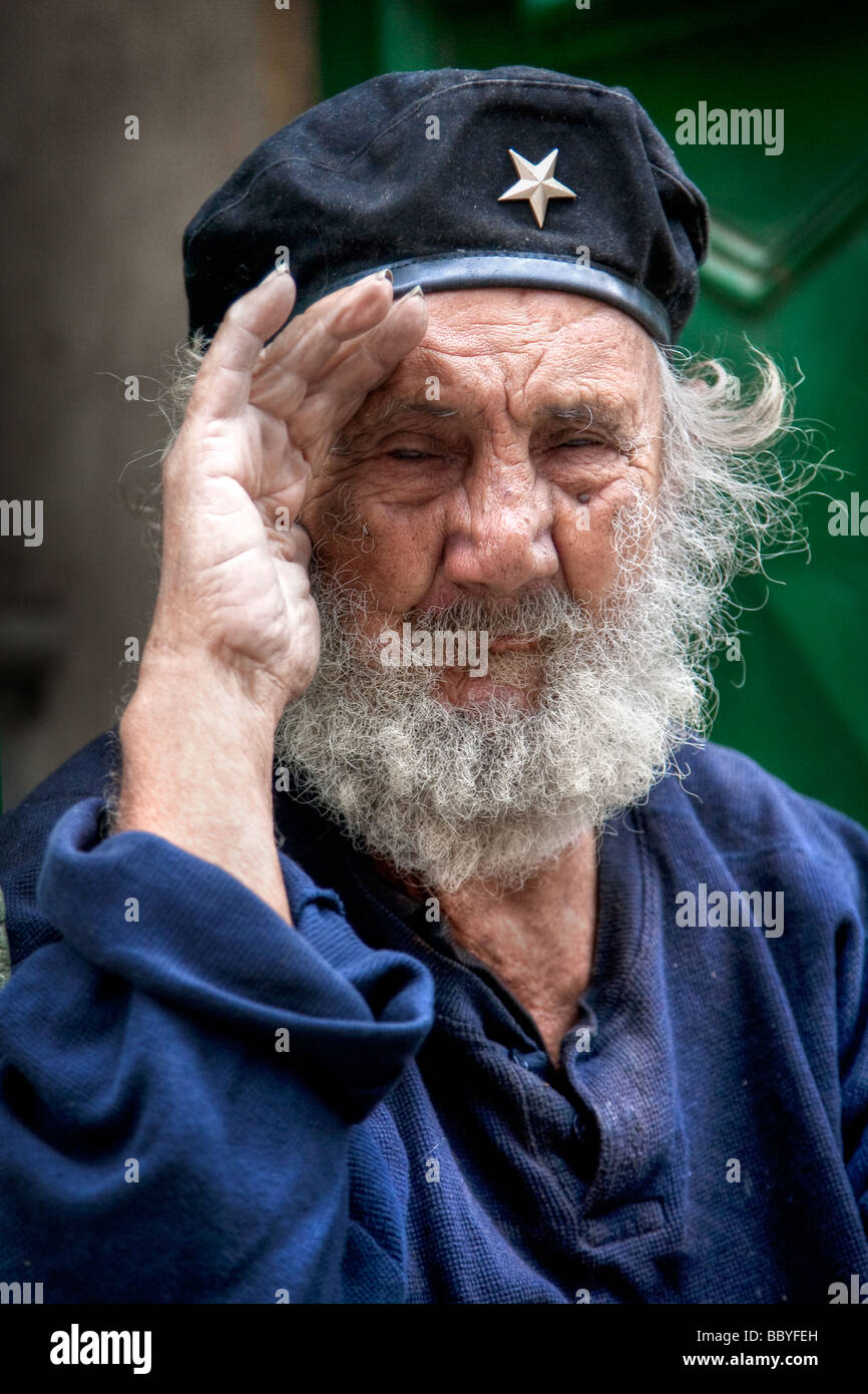 Un viejo hombre cubano con negra Fotografía de stock - Alamy