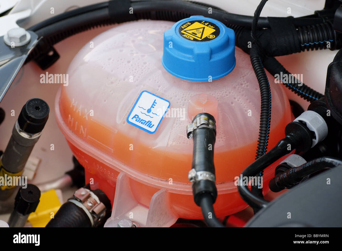 Vaso de expansión del circuito de refrigeración Fotografía de stock - Alamy