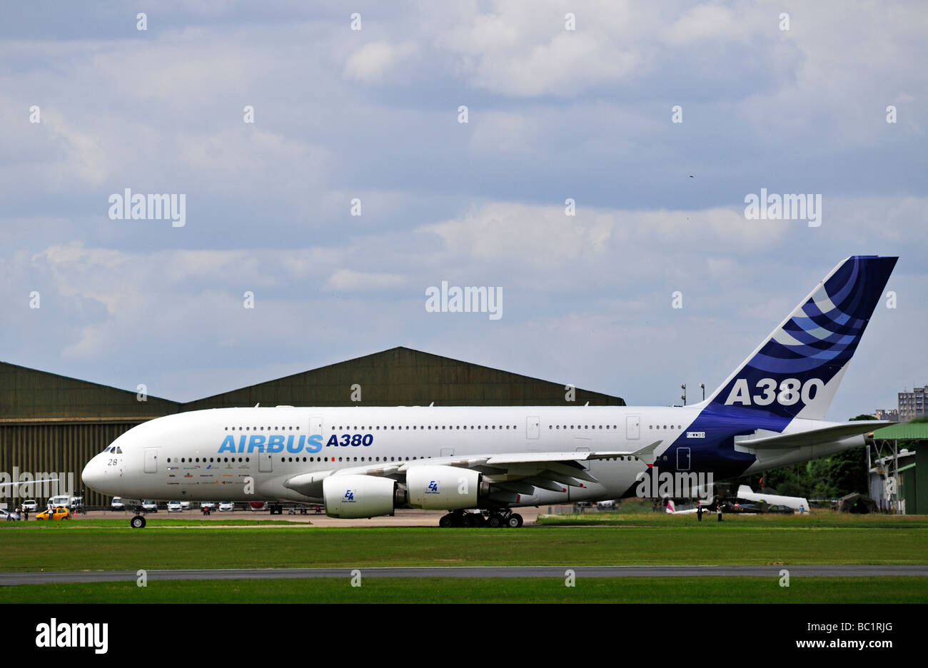 Avión Airbus A380 de pasajeros en avión Air Show Paris Le Bourget. Foto de stock