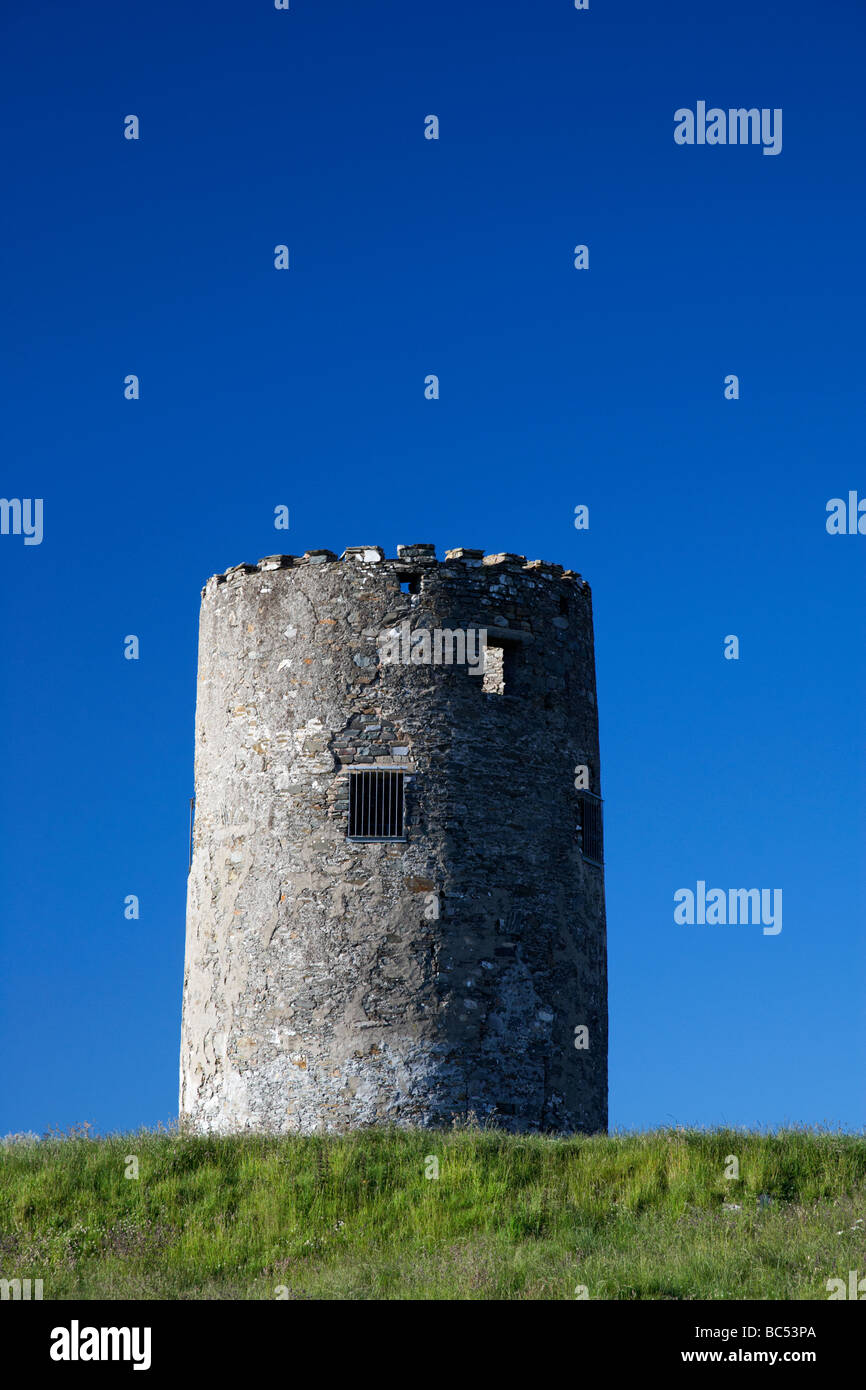 Stump restos de portaferry windmill en Windmill Hill portaferry Ards Peninsula en el condado de Down en Irlanda del Norte reino unido Foto de stock