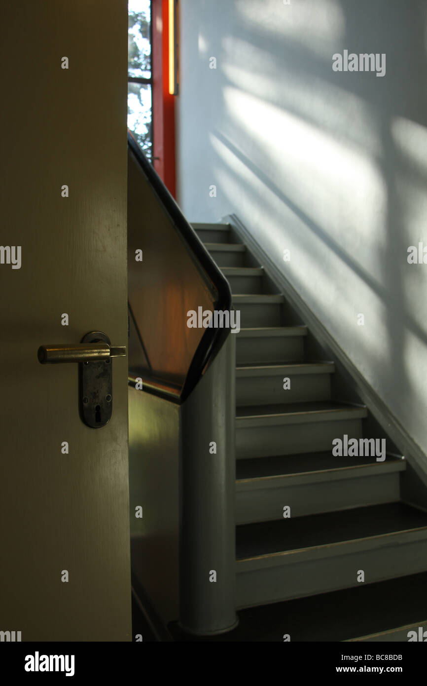 Escaleras bauhaus fotografías e imágenes de alta resolución - Alamy