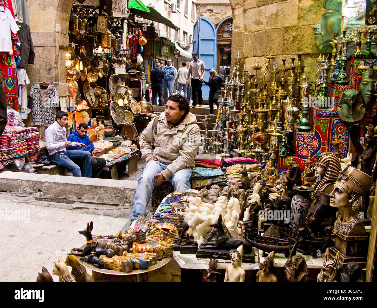 Tienda de Souvenirs Khan El Khalili El Cairo viejo Foto de stock