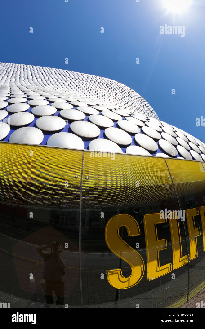 Fotografías del fotógrafo reflexión en Selfridges edificio en la Plaza de Toros de Birmingham West Midlands England Reino Unido Reino Unido GB Foto de stock