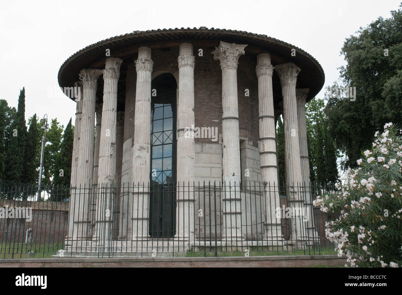 Tempio di vesta fotografías e imágenes de alta resolución - Alamy