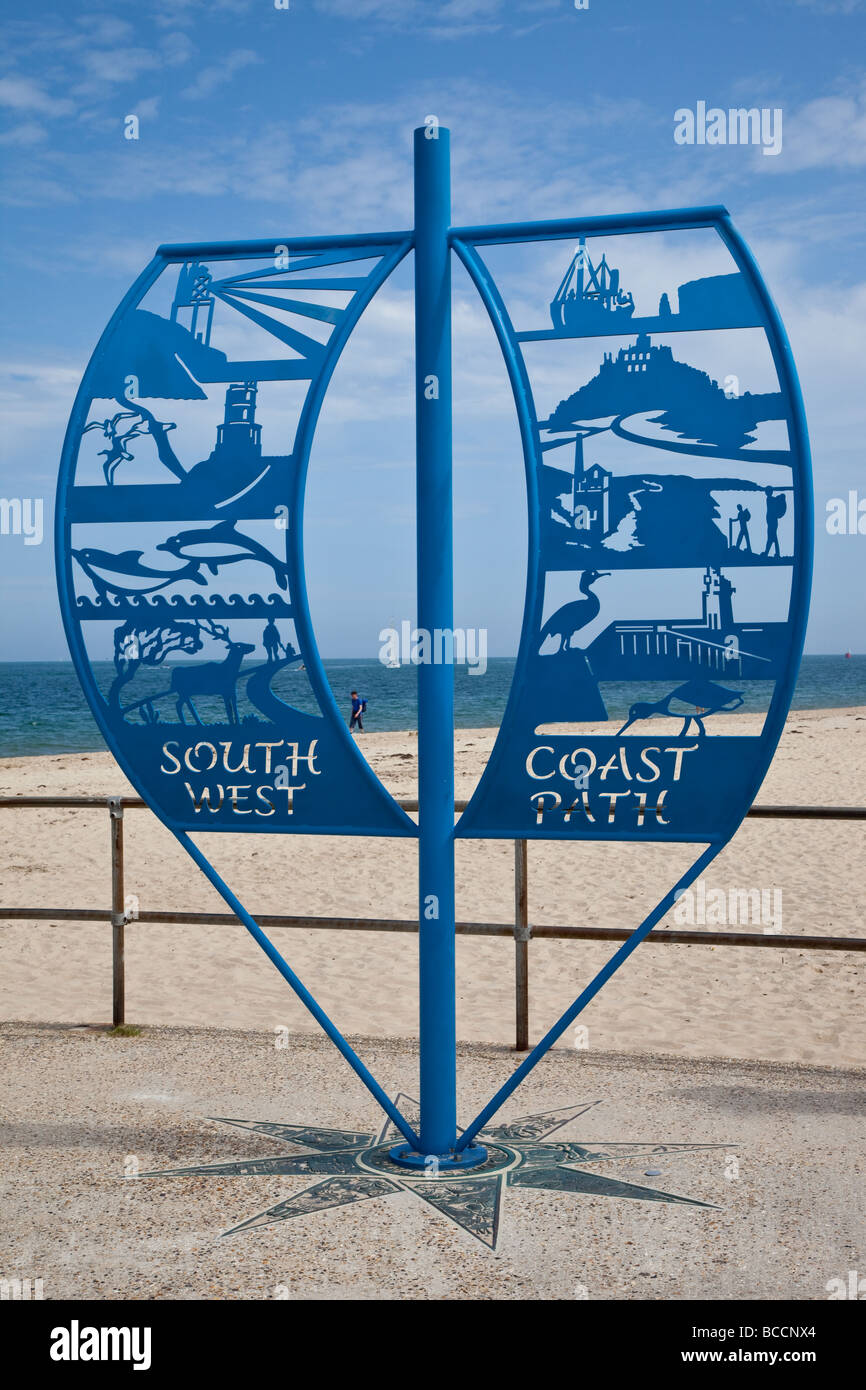 El South West Coast Path en el marcador Poole Harbour final de las 630 millas de Sendero Nacional, Dorset, Inglaterra Foto de stock