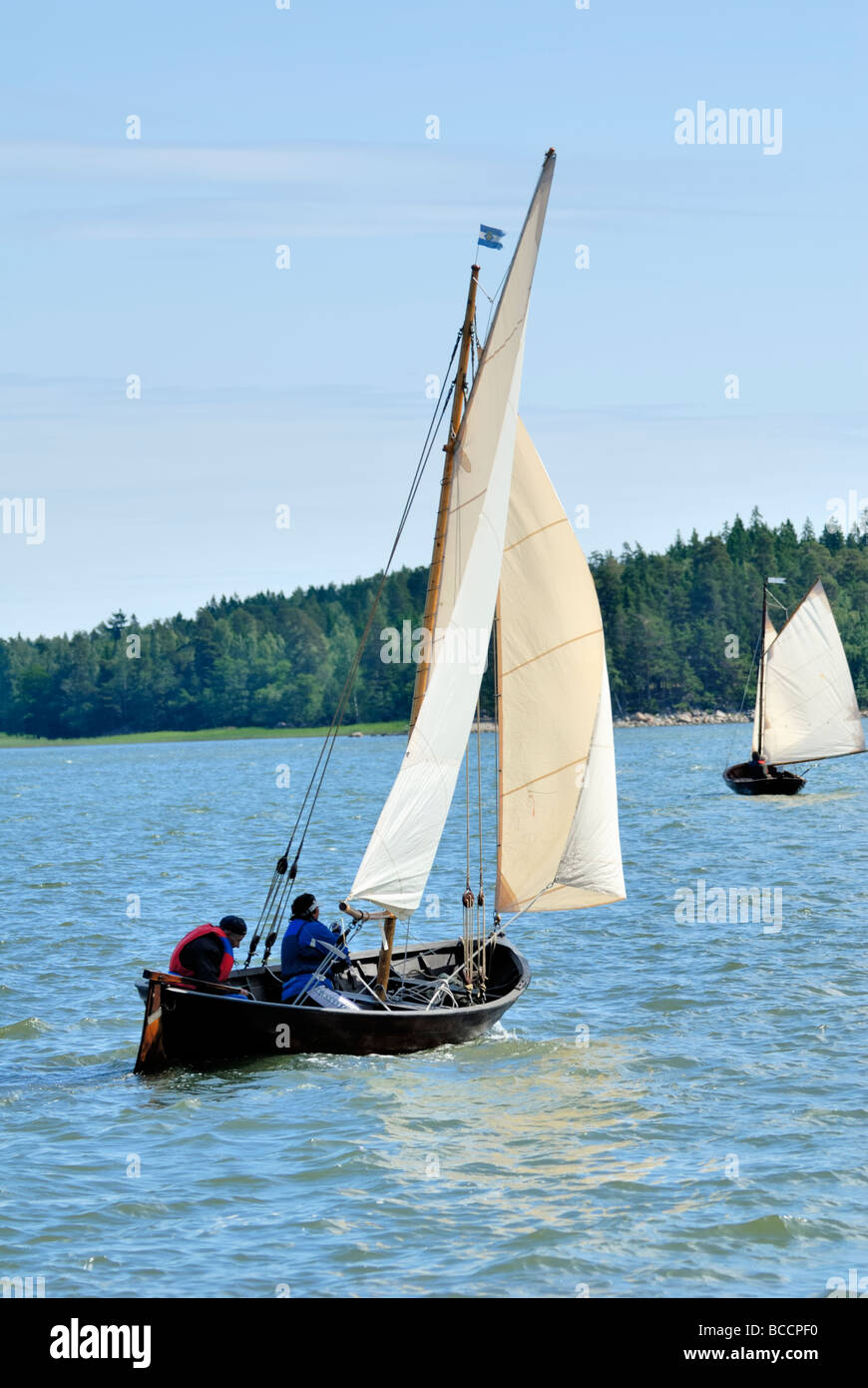 Una pequeña embarcación de madera tradicional de raza, una carrera de  barcos de vela en el archipiélago, Porvoo Porvoo, Finlandia, Escandinavia,  Europa Fotografía de stock - Alamy