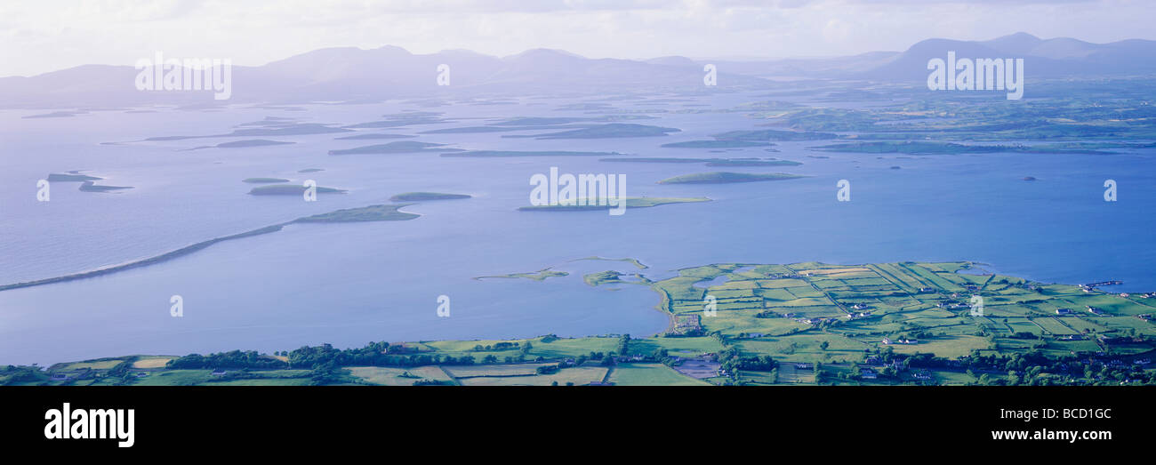 Clew Bay con ahogados drumlins. El condado de Mayo. Irlanda. Foto de stock