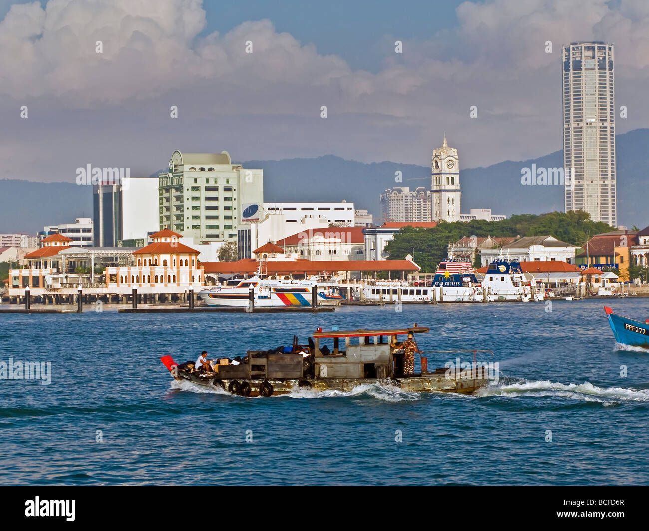 Malasia, Penang (Pulau Pinang), Georgetown, Ciudad & Victoria Memorial Clock Tower Foto de stock