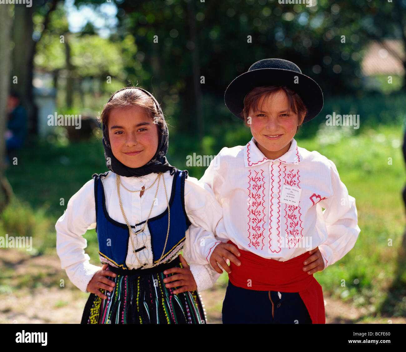 Portugal children in national costume fotografías e imágenes de alta  resolución - Alamy