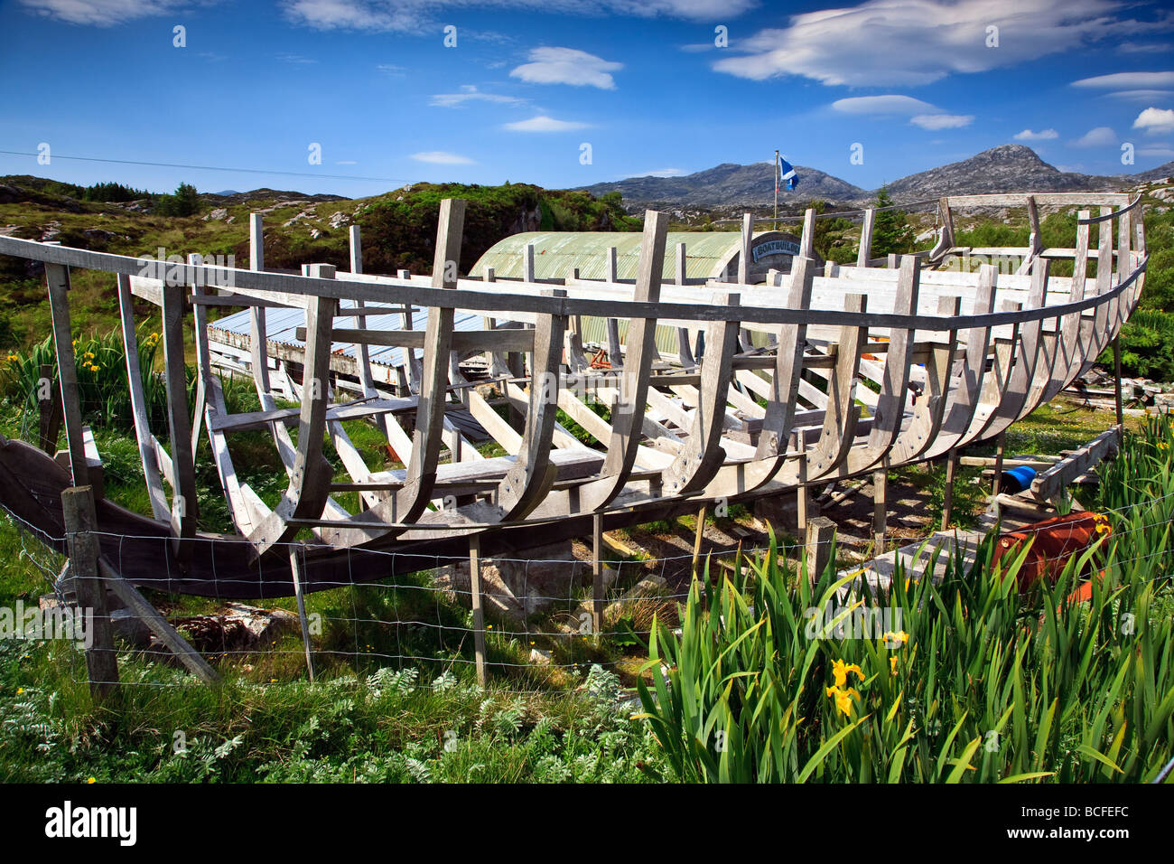 Los constructores del barco tradicional patio Flodabay Fleoideabhagh Isla de Harris, Hébridas, islas occidentales, en Escocia, Reino Unido, 2009 Foto de stock