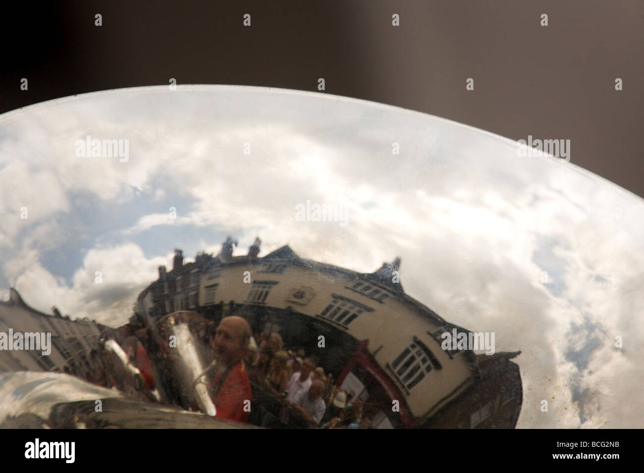 Reflexiones de la2009 Durham mineros Gala en una tuba. Este fue el 125º