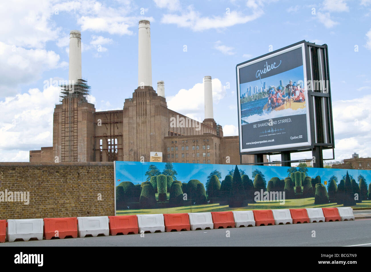 En el Reino Unido. Battersea Power Station en el río Támesis de Londres. Foto © Julio Etchart Foto de stock