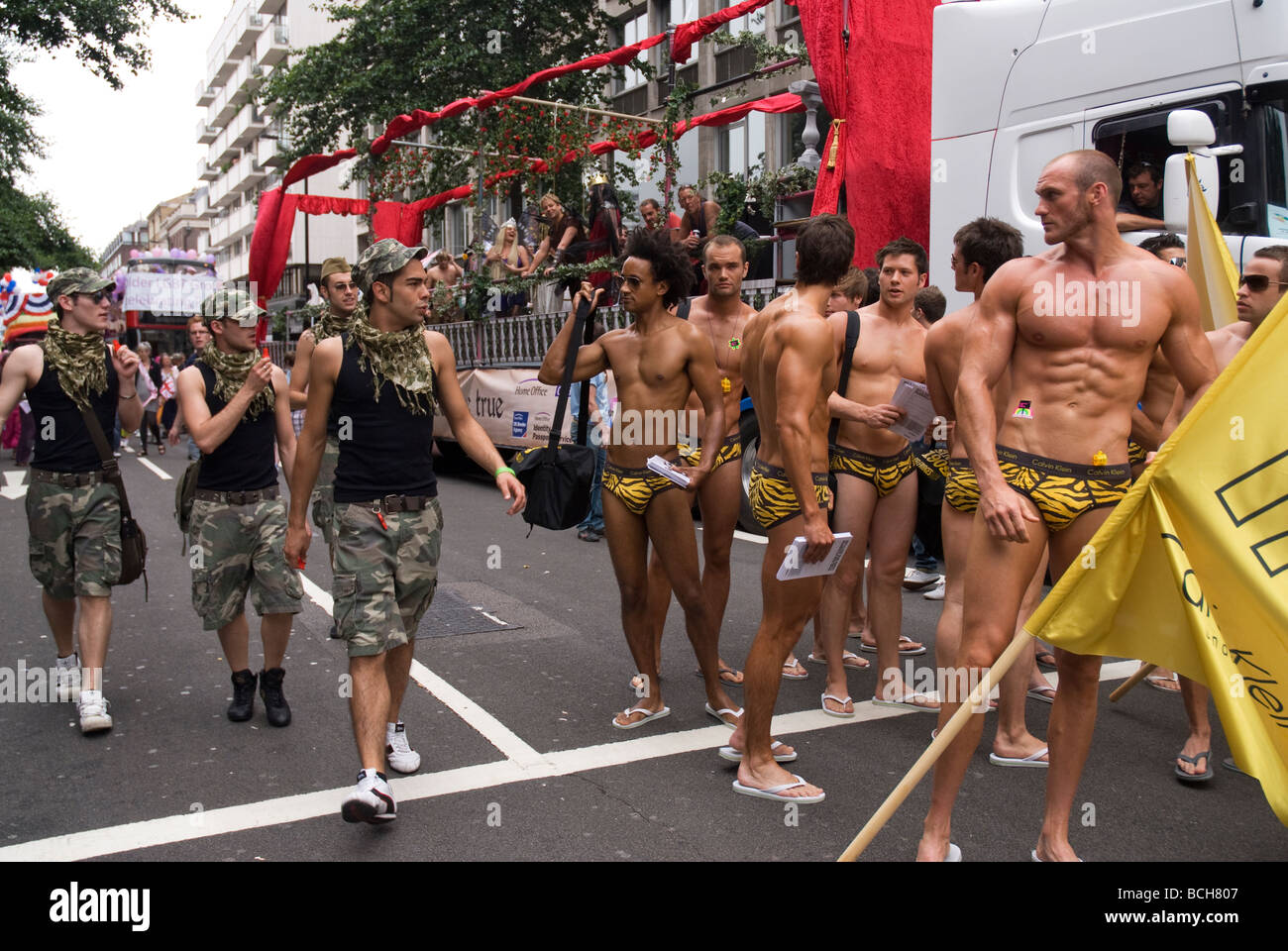 Marcha del Orgullo Gay en Londres el verano Foto de stock