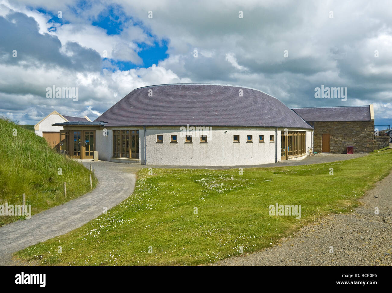 La Skara Brae visitor center en Orkney Escocia continental Foto de stock