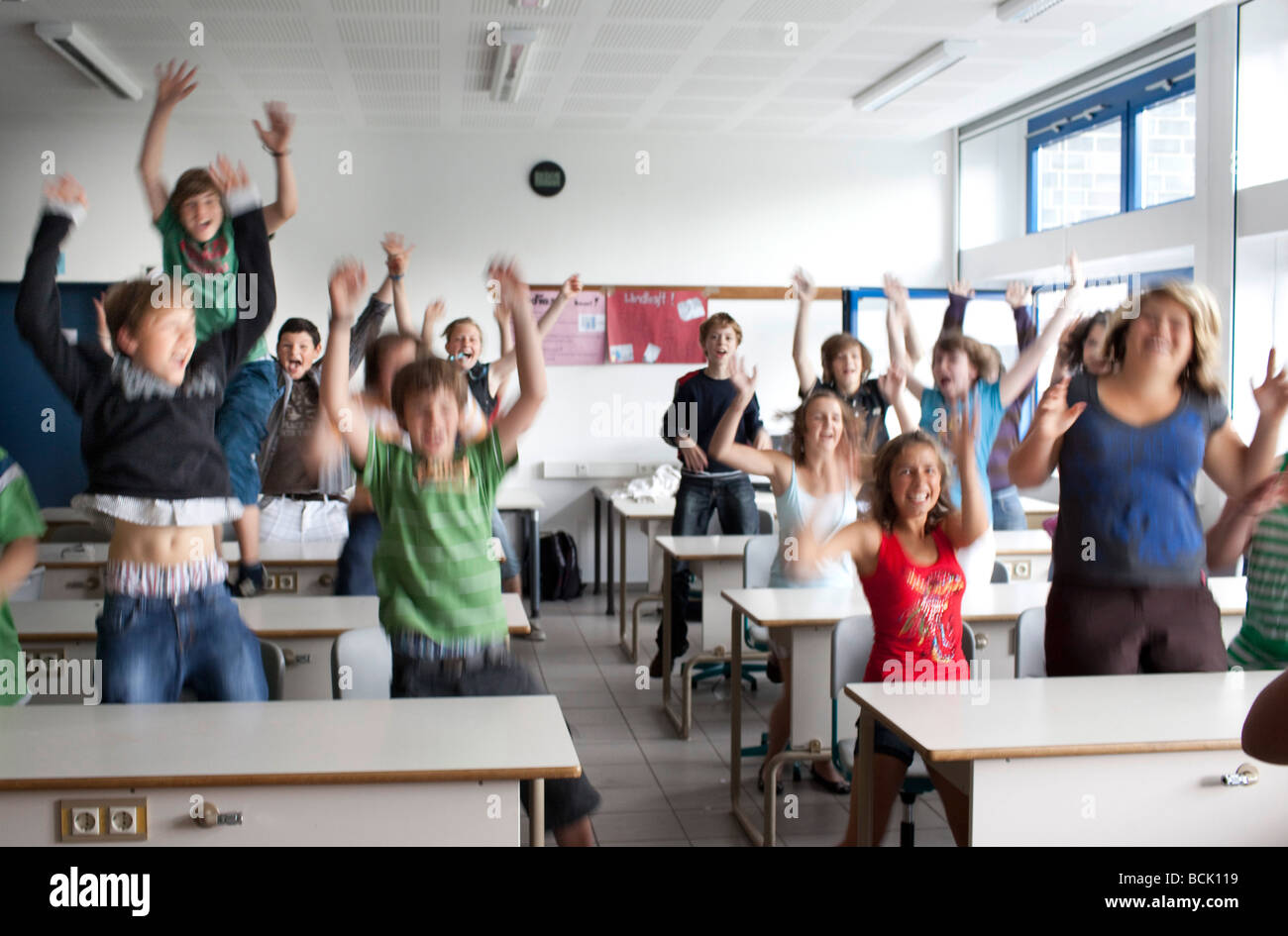 Alumnos que animan Foto de stock