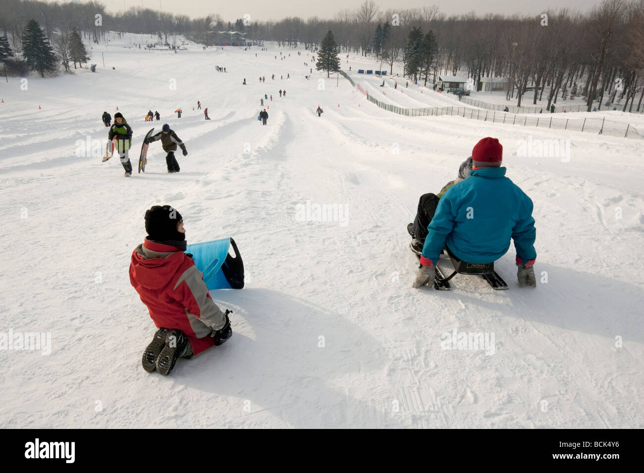 Las actividades de invierno al aire libre. Montreal, Quebec, Canadá. Foto de stock