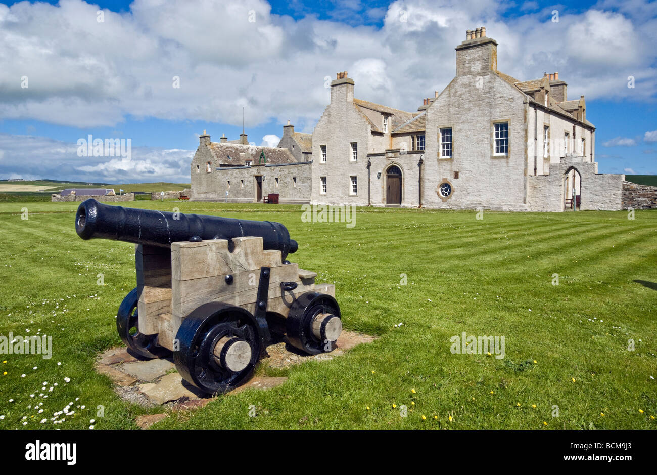 Casa Skail y pistola cerca de la aldea de Skail y Skara Brae en el continente de las Islas Orcadas en Escocia Foto de stock