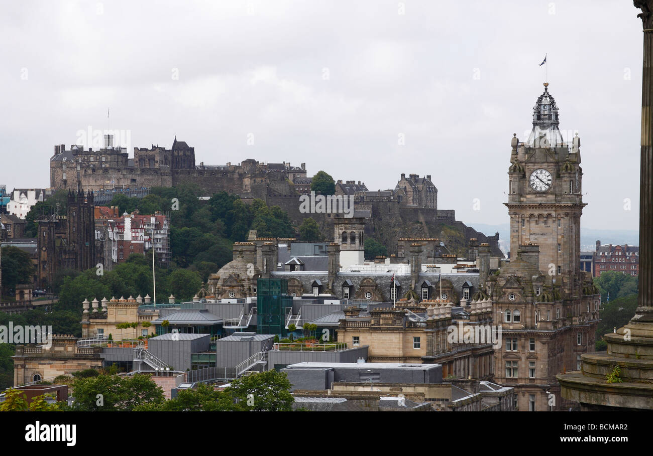 Castillo de Edimburgo desde Calton Hill. Foto de stock