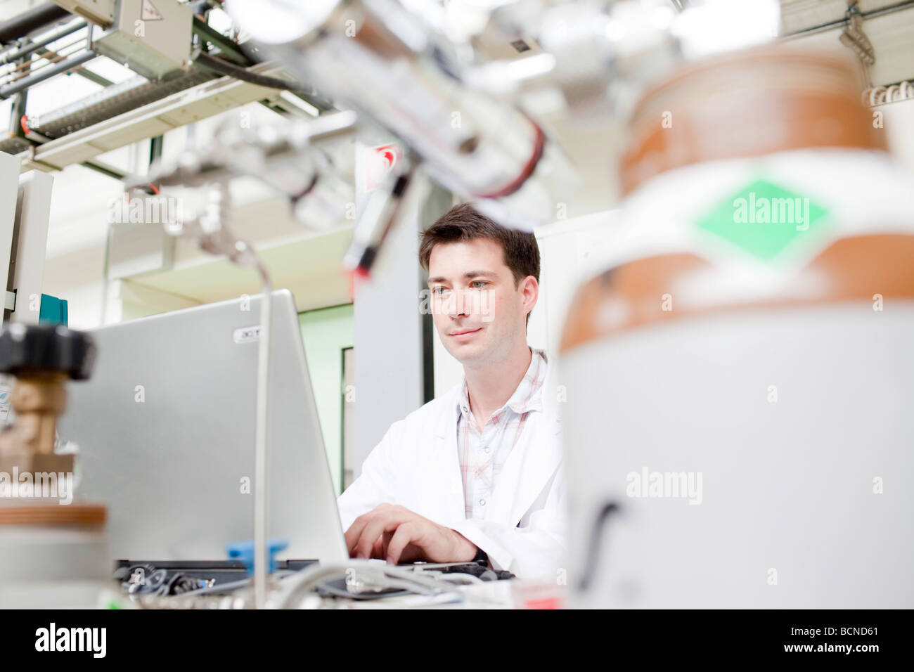 Científico en un laboratoy en Juelich Foto de stock