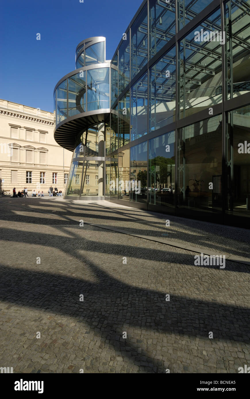 Berlín Alemania nueva ala del Museo Histórico Alemán Deutsches Historisches Museum diseñado por IM Pei Foto de stock