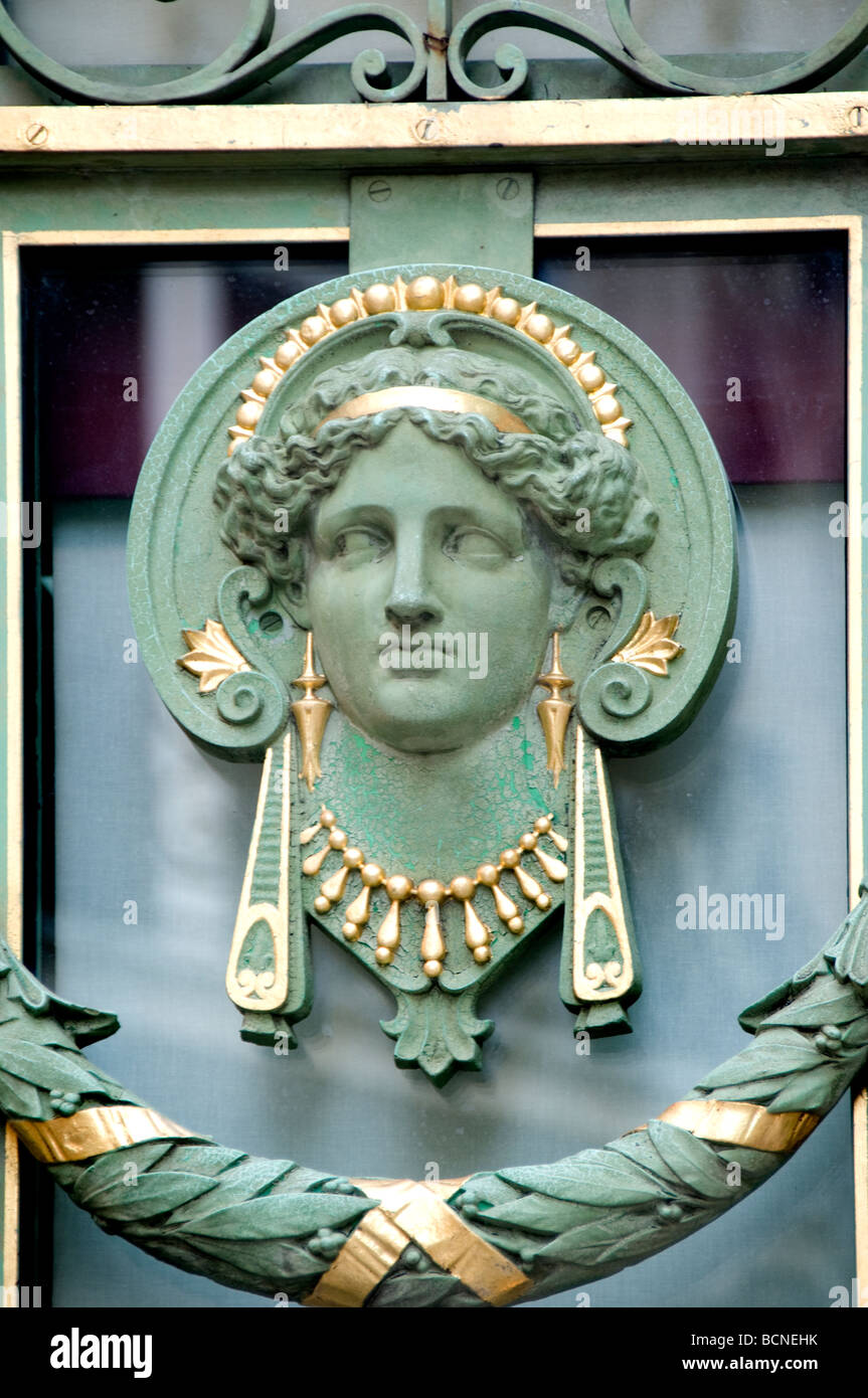 Pastel pasteles pastelería Ladurée restaurante almuerzo Paris Champs