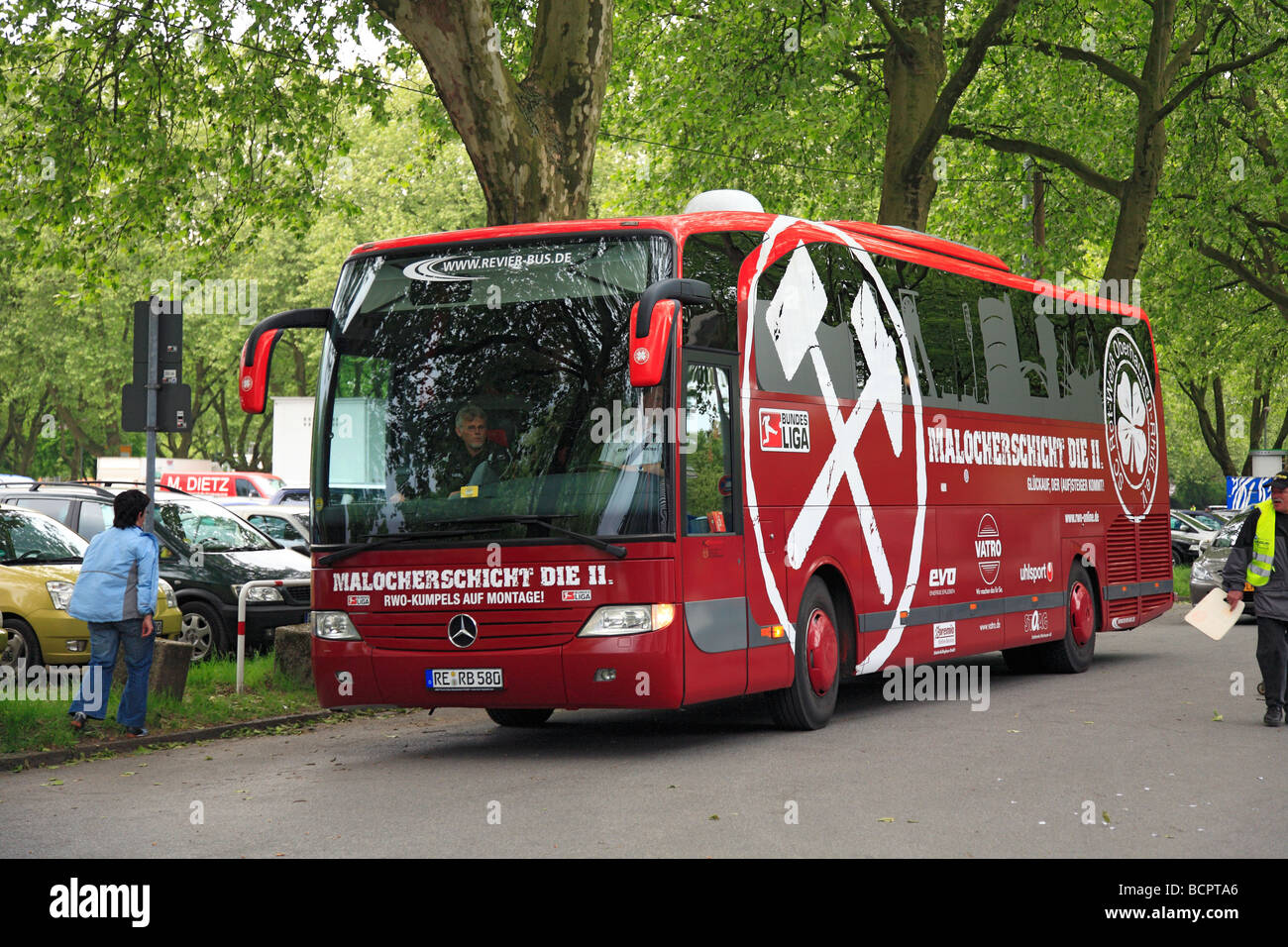 D Duisburg Area De Ruhr Renania Del Norte Westfalia Deportes Futbol Segunda Bundesliga 08 09 Msv Duisburg Versus Sc Rot Weiss Oberhausen 1 1 Msv Arena En Duisburg Ex Wedau Estadio Parque Deportivo Wedau Bus De Equipo D Duisburg Area De Ruhr Renania Del Norte Westfalia Deportes Futbol Segunda Bundesliga 08 09 Msv Duisburg Versus Sc Rot Weiss Oberhausen 1 1 Msv Arena En Duisburg Ex Wedau Estadio Parque Deportivo Wedau Bus De Equipo