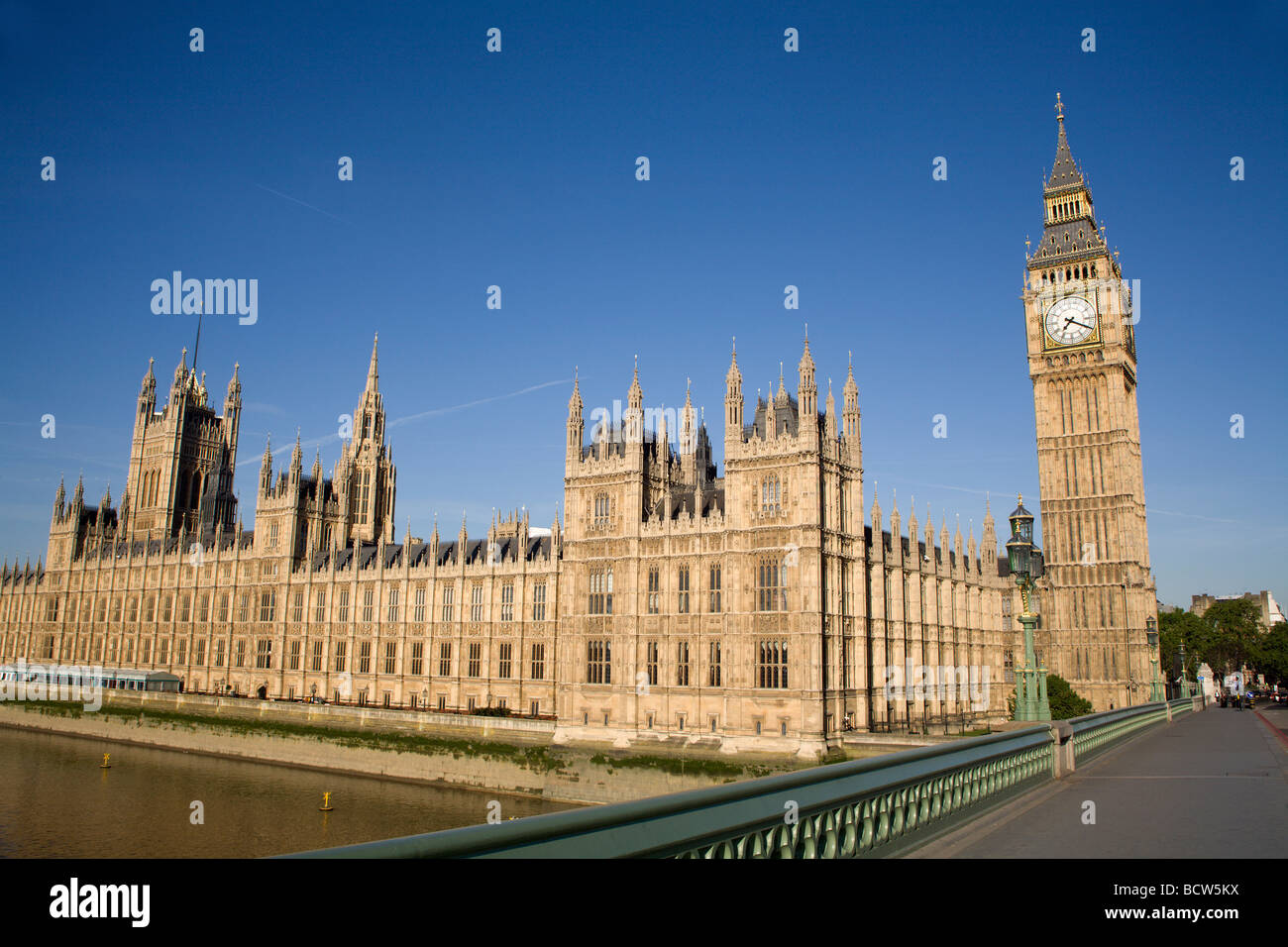 Londres - el Parlamento en la luz de la mañana Foto de stock