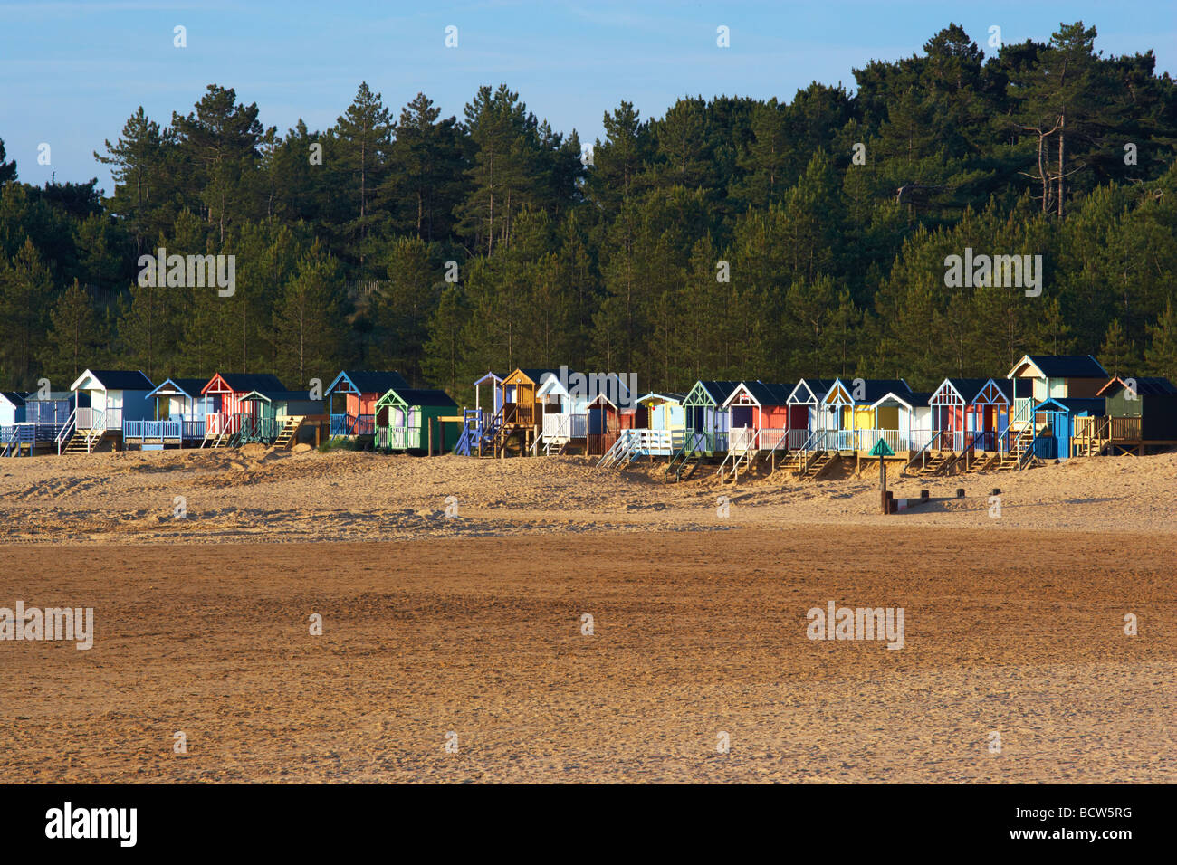 Cabañas de playa en Wells junto al mar en la costa de North Norfolk Foto de stock