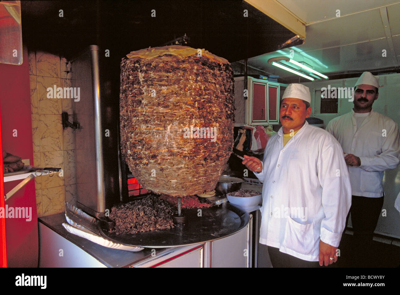 Elk164 1067 Jordania Ammán centro proveedor shawarma Fotografía de stock -  Alamy