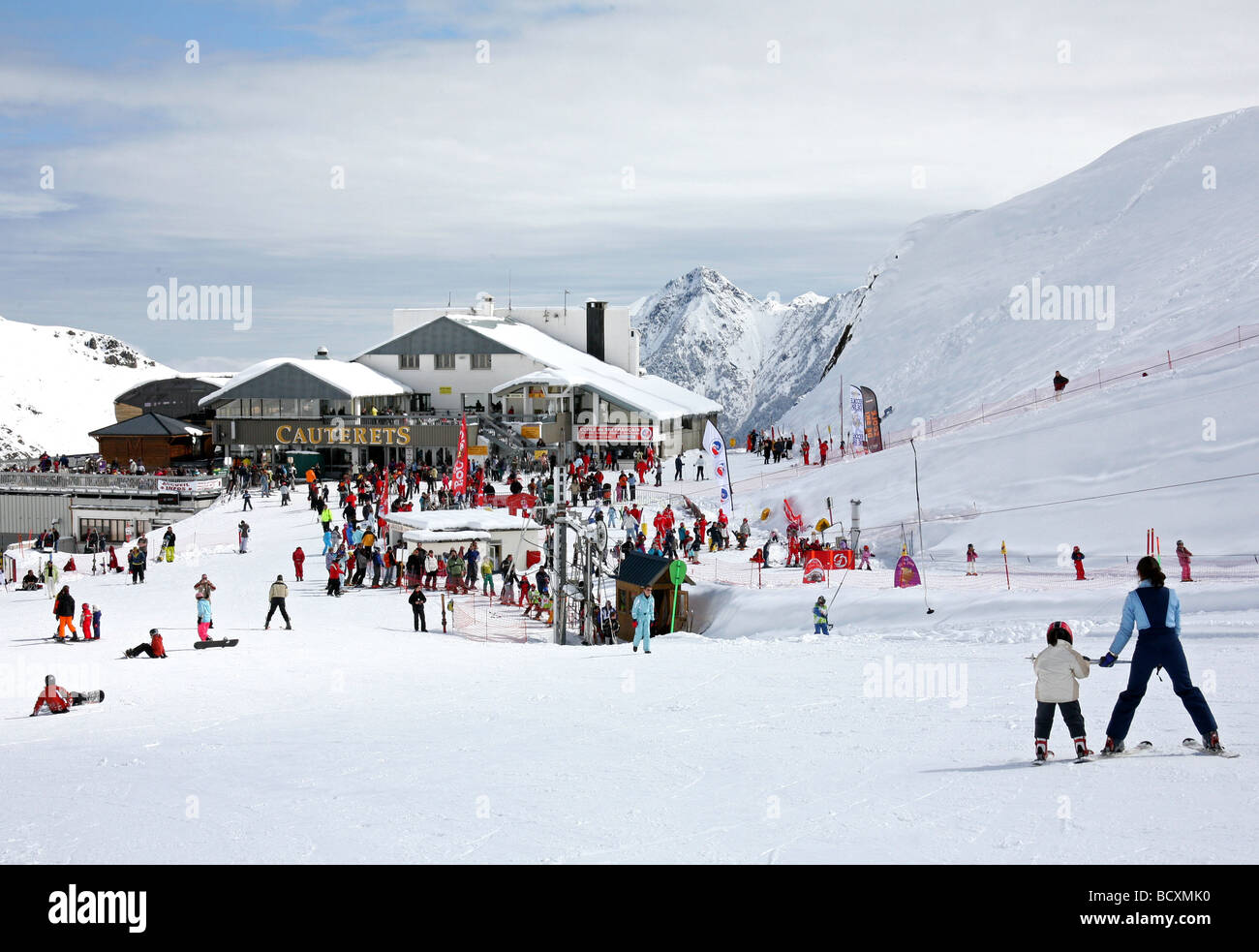 La estación de esquí de Cauterets, en los pirineos franceses Fotografía de  stock - Alamy