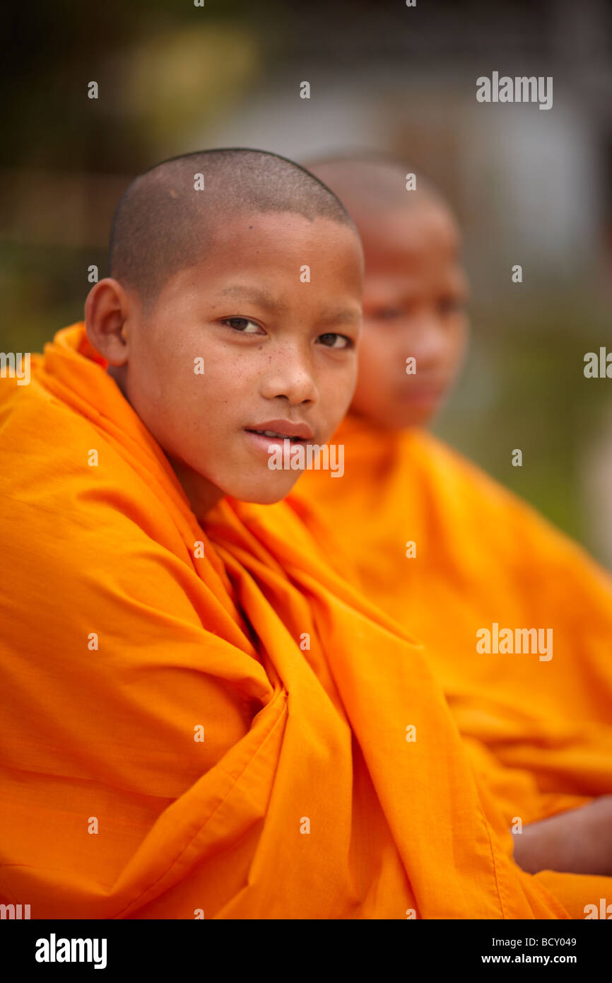 Los monjes, en Luang Prabang, Laos Foto de stock