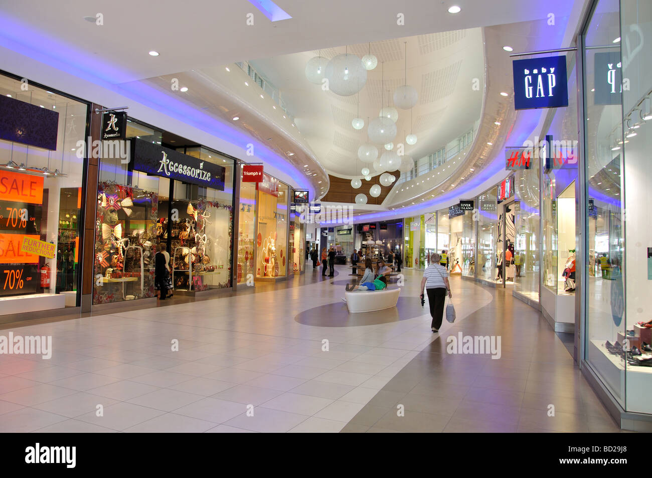 El corazón del centro comercial, Walton-on-Thames, Surrey, Inglaterra, Reino Unido Foto de stock