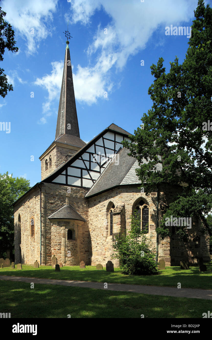 En Bochum-Stiepel Stiepeler Dorfkirche, Ruhrgebiet, Nordrhein-Westfalen Foto de stock