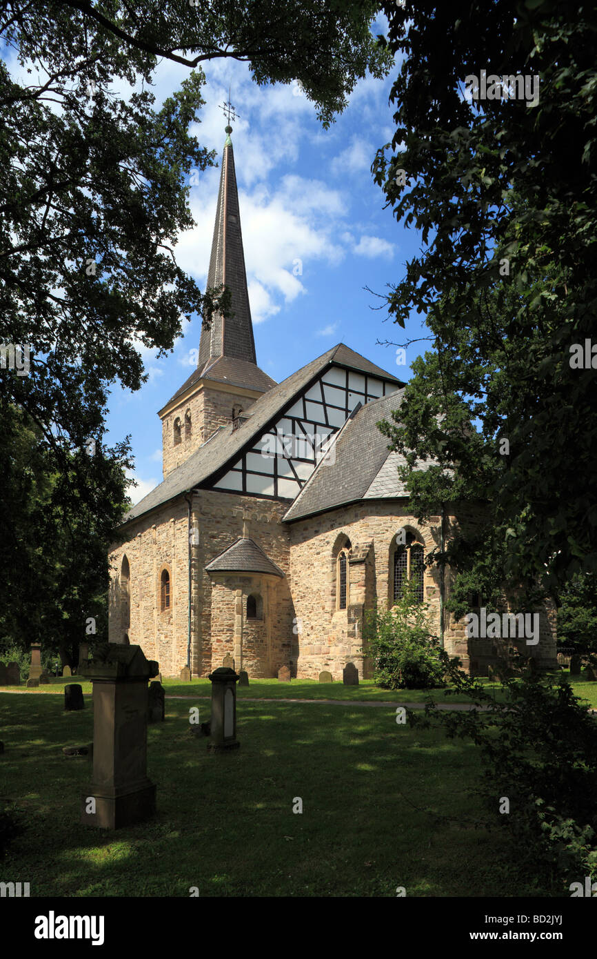 En Bochum-Stiepel Stiepeler Dorfkirche, Ruhrgebiet, Nordrhein-Westfalen Foto de stock
