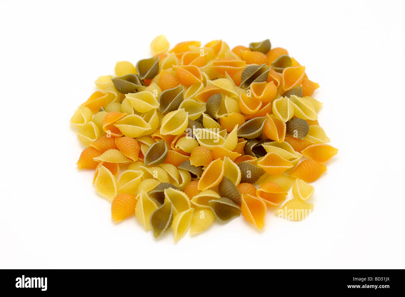 Conchas de pasta seca, Pasta cruda Foto de stock