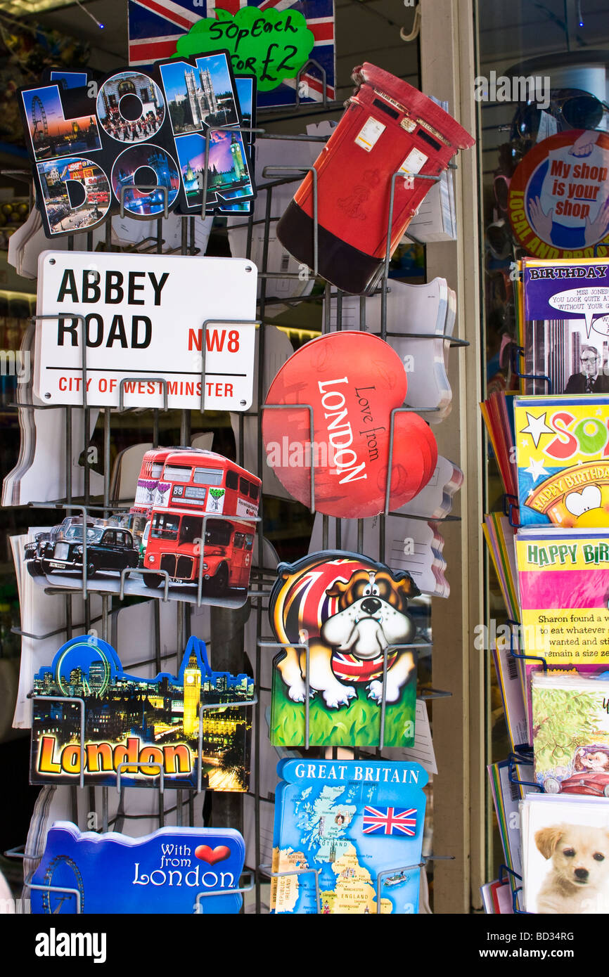 Souvenir gift shop in london fotografías e imágenes de alta resolución -  Alamy