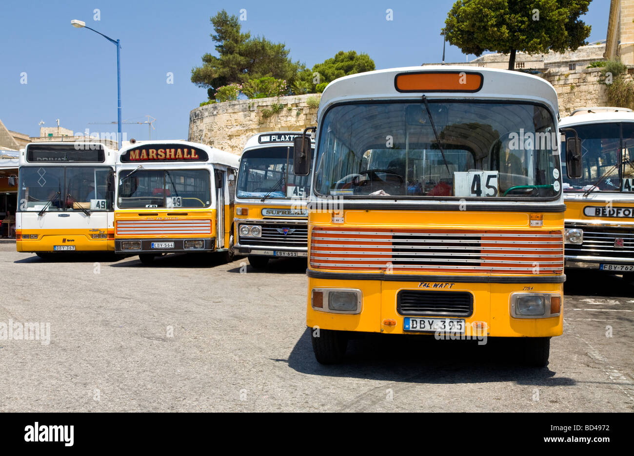 Malta bus omnibus fotografías e imágenes de alta resolución - Alamy