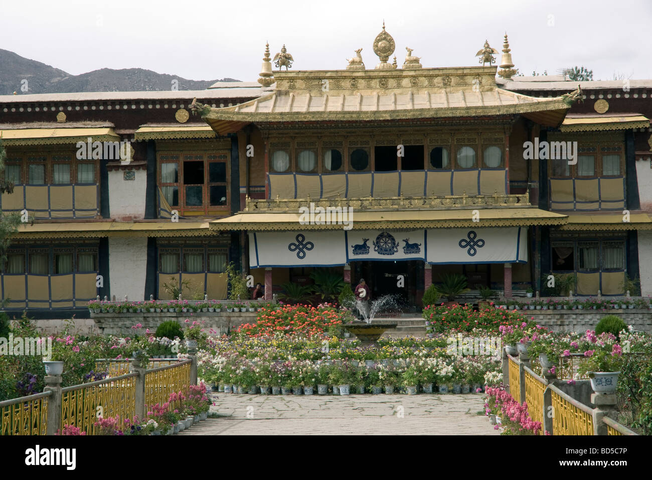 El palacio de verano del XIII Dalai Lama, norbulingka Foto de stock