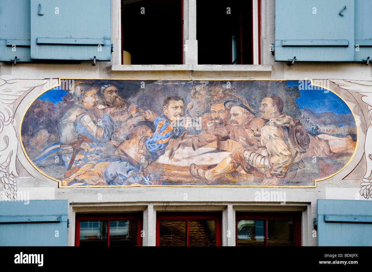 Zug, Suiza. Pintado en la fachada de la casa Kolinplatz Foto de stock