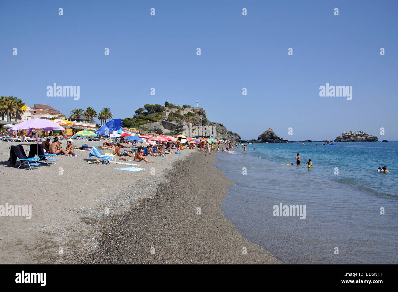 Puerta del Mar Playa, Almuñecar, Costa del Sol, Málaga, Andalucía, España Foto de stock