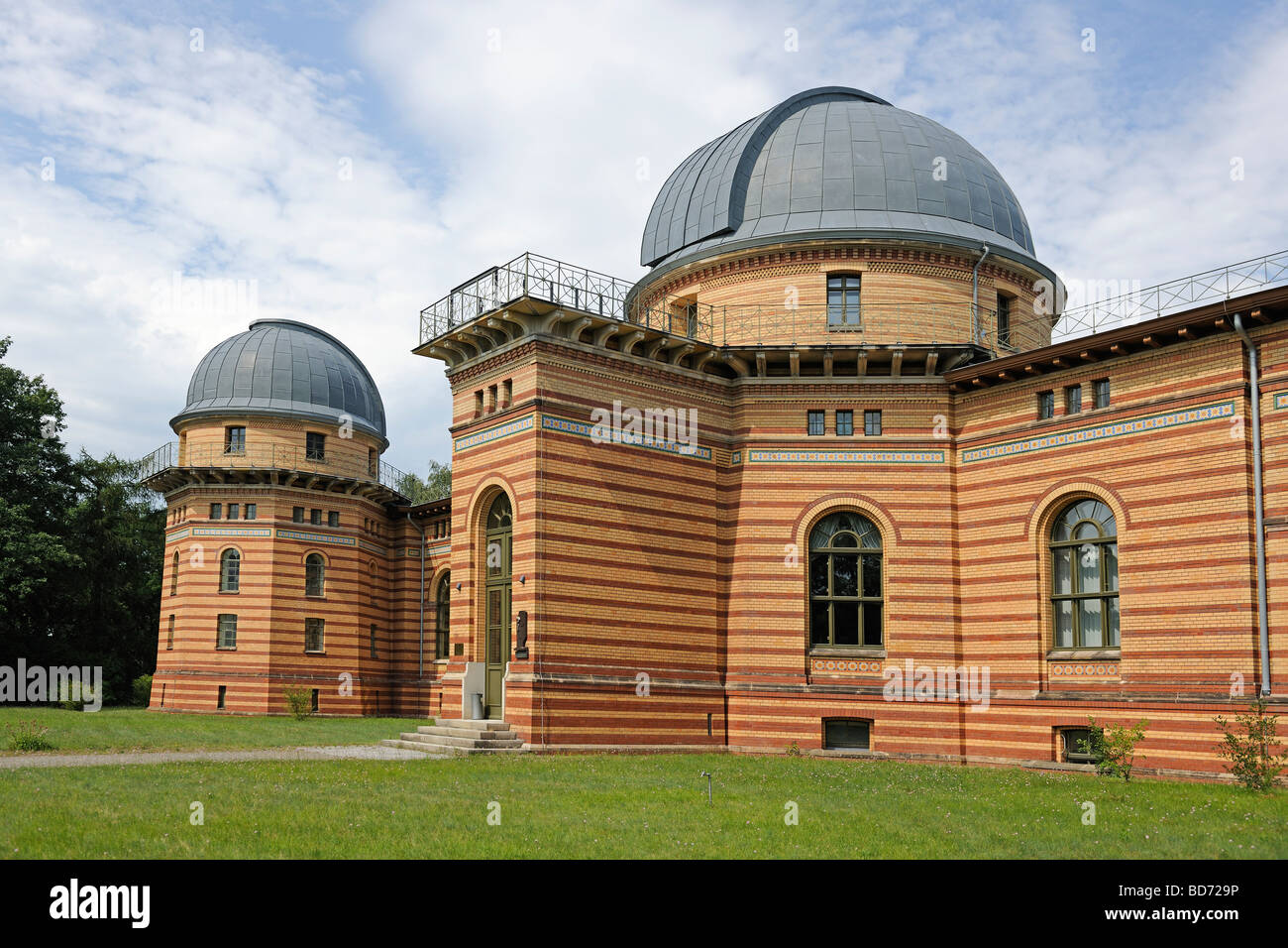 Edificio abovedado, Michelson Haus house, Instituto de Potsdam para la Investigación del Impacto Climático, PIK, Potsdam, Brandemburgo, Alemania, Europa Foto de stock