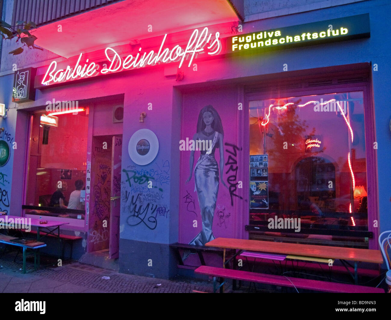 Barbie Deinhoffs Club y Bar en Berlín Kreuzberg Fotografía de stock - Alamy