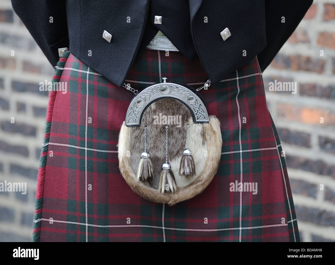 Escocia Escocia Sporran falda vestidos tradicionales Tartan Foto de stock
