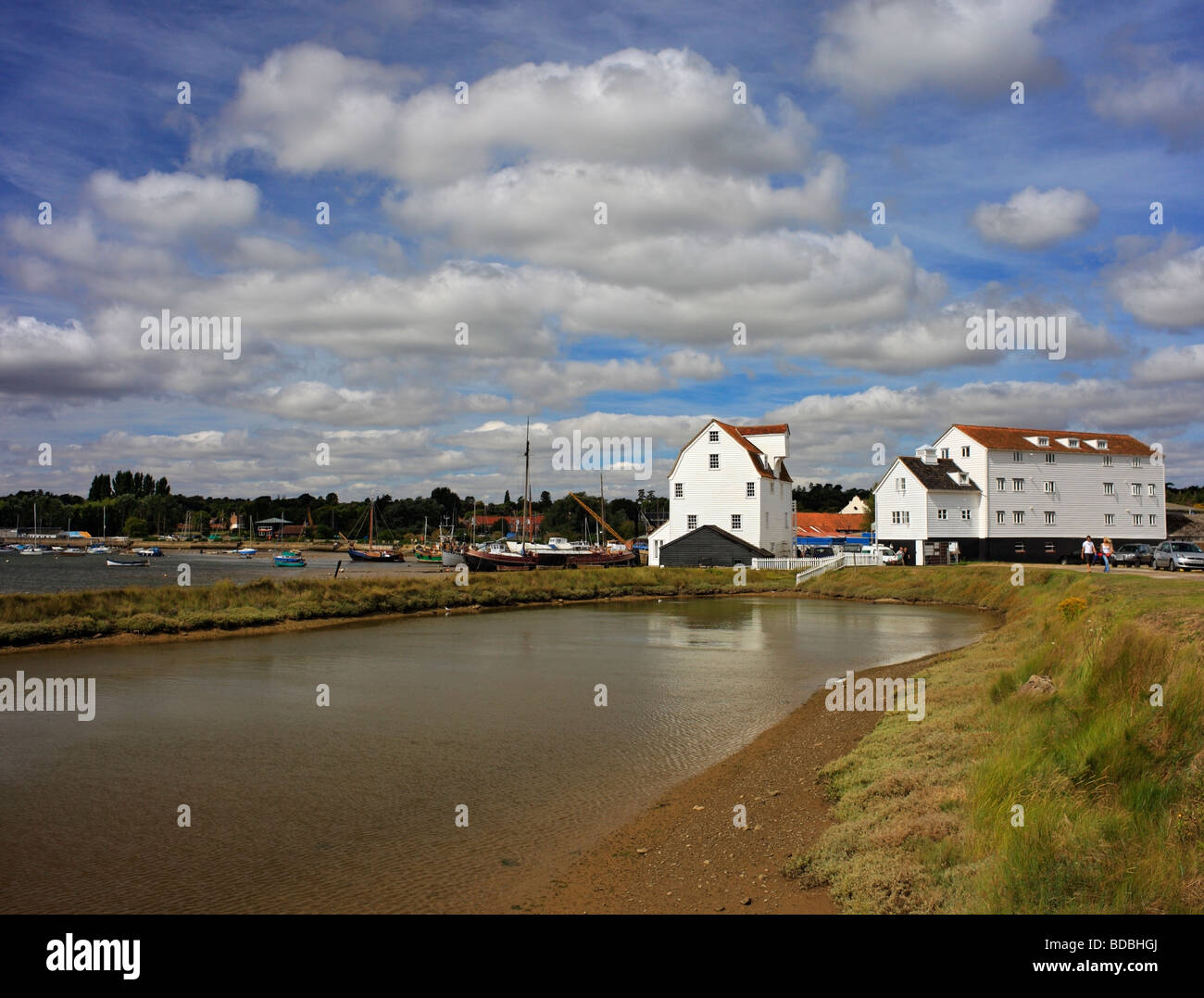 Woodbridge molino de marea. Estuario deben, en Suffolk, Inglaterra, Reino Unido. Foto de stock